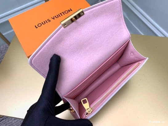 First bag ru LOUIS CHAIN WALLET VUITTON CROISETTE 0815